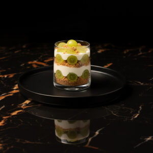 Leichtes Schichtdessert mit Trauben